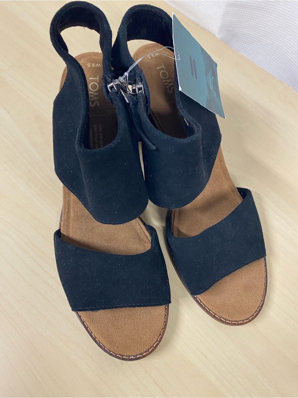 TOMS Majorca Black Suede Cutout Block Heel Sandals Size 9.5 NWT - Picture 2 of 5